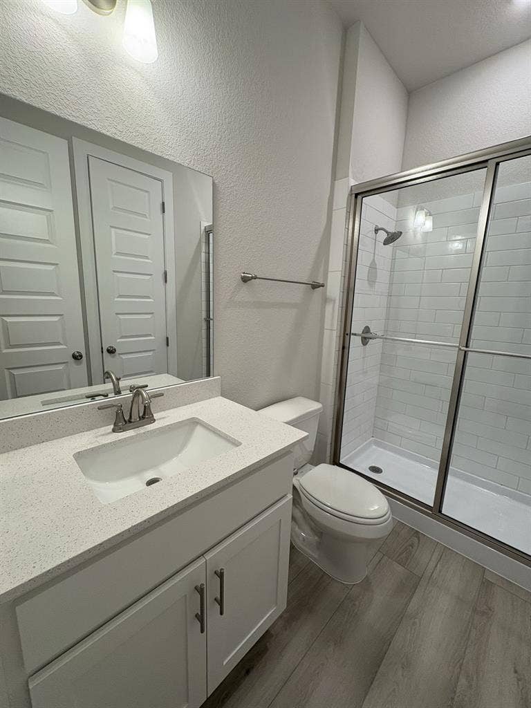 Seek Roommates in Brand New House