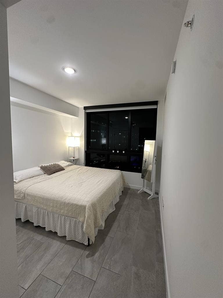 Renting a room | Girls preferred ✨