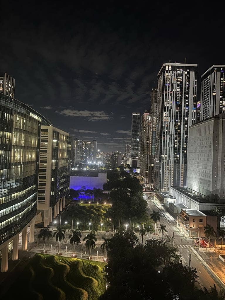 Renting a room | Girls preferred ✨