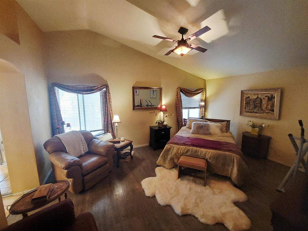 Large Master Suite in quiet home