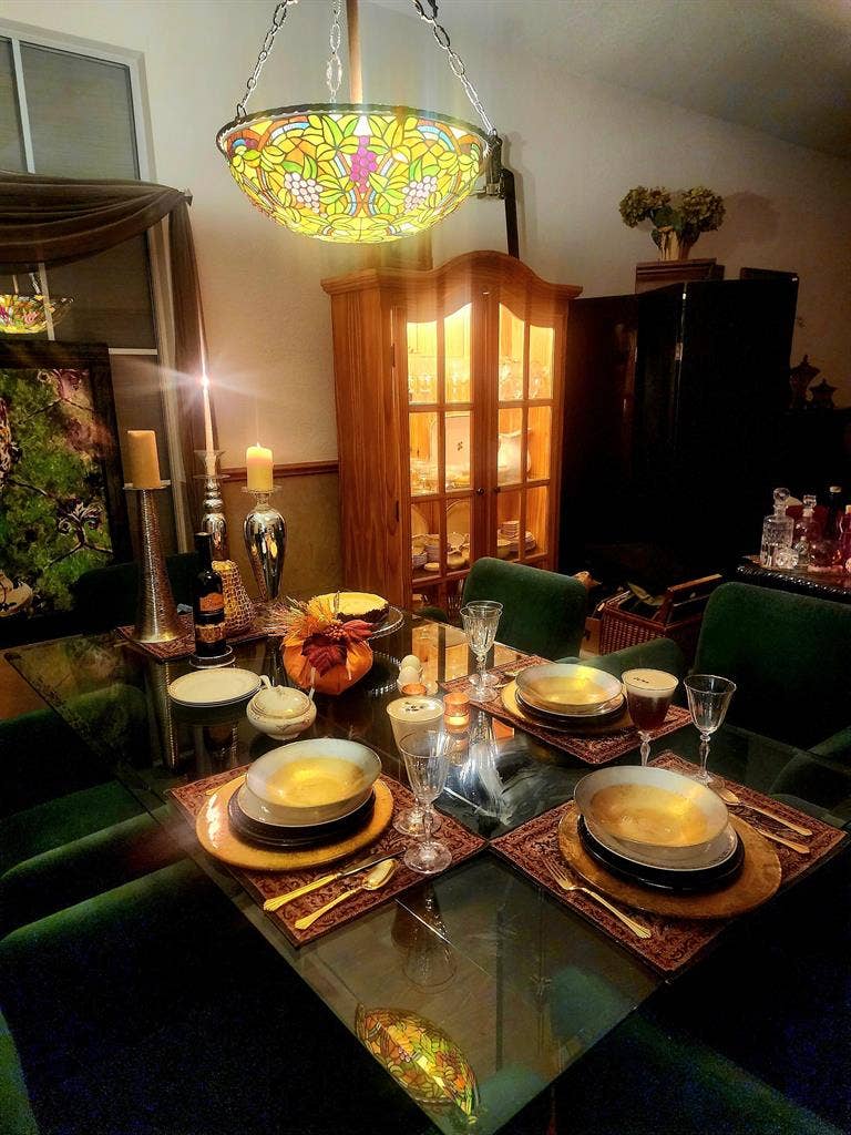 Large Master Suite in quiet home