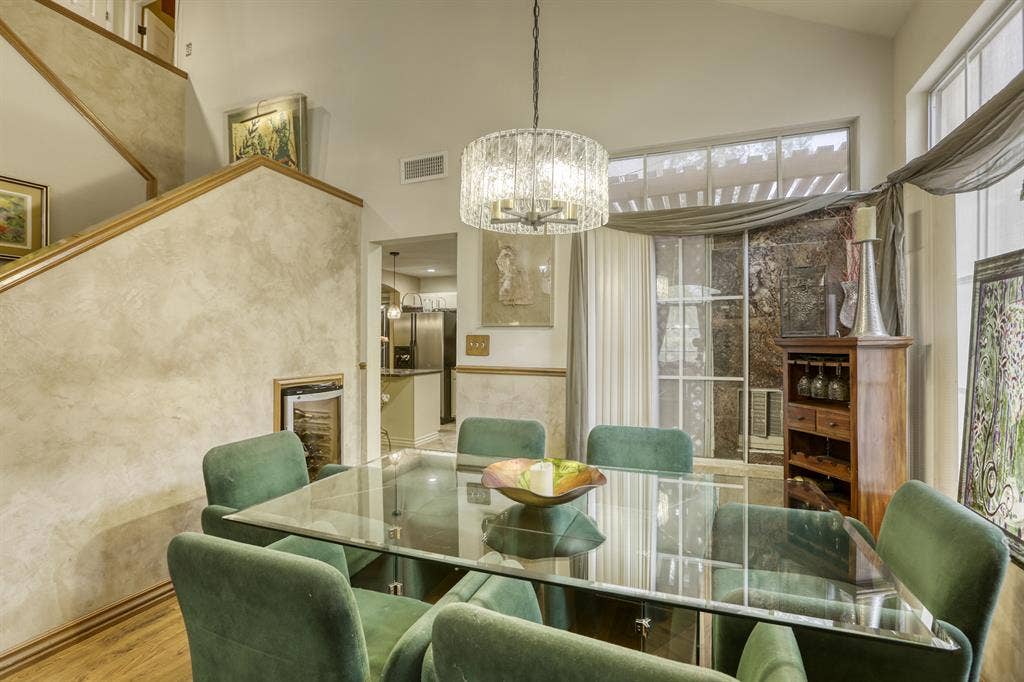 Large Master Suite in quiet home