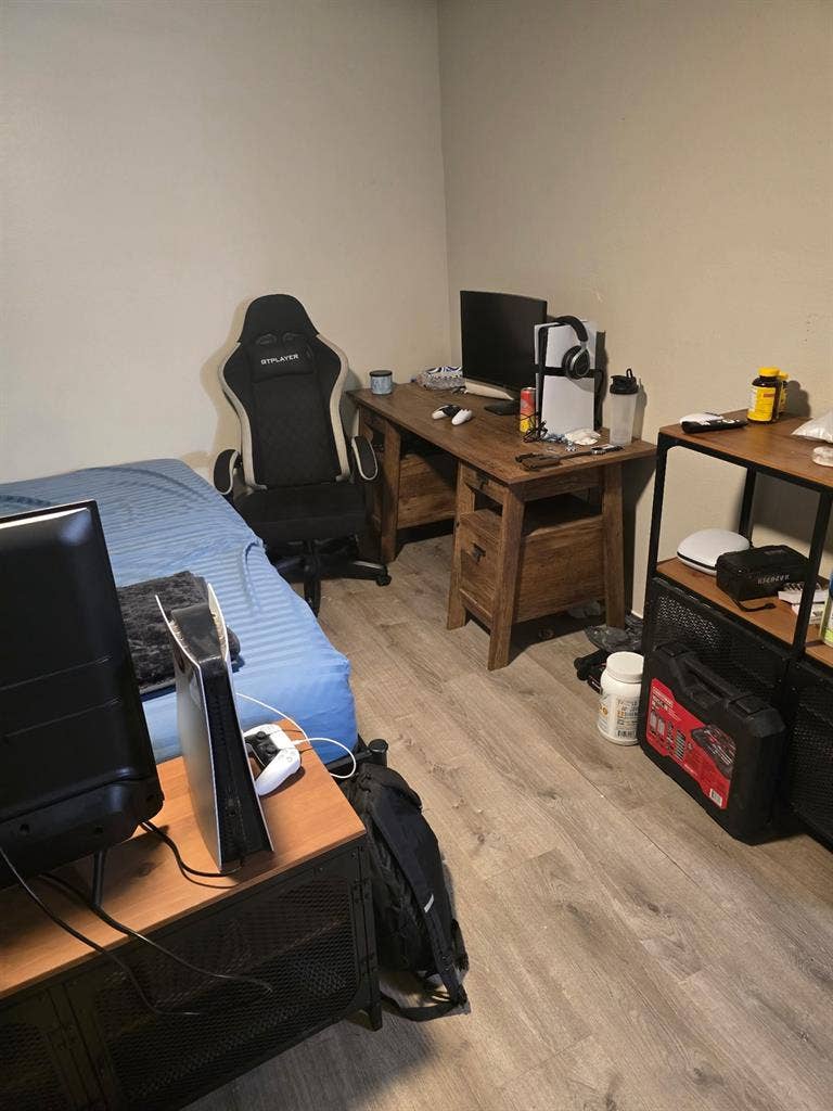 Chula Vista private bath,large rm