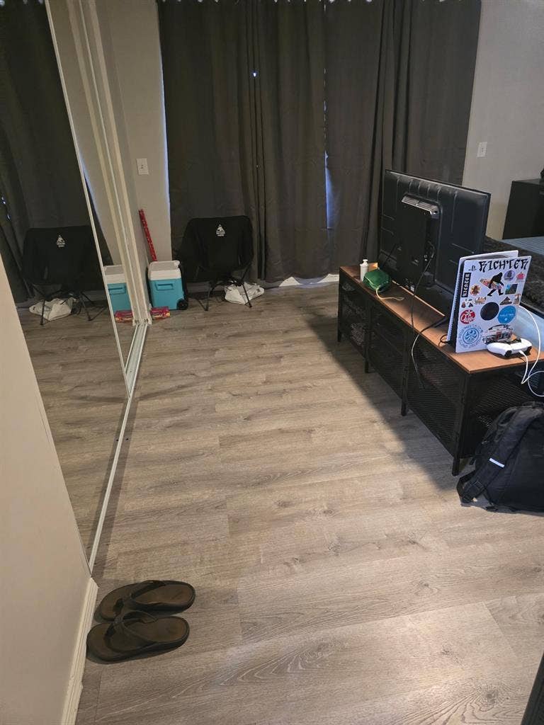 Chula Vista private bath,large rm