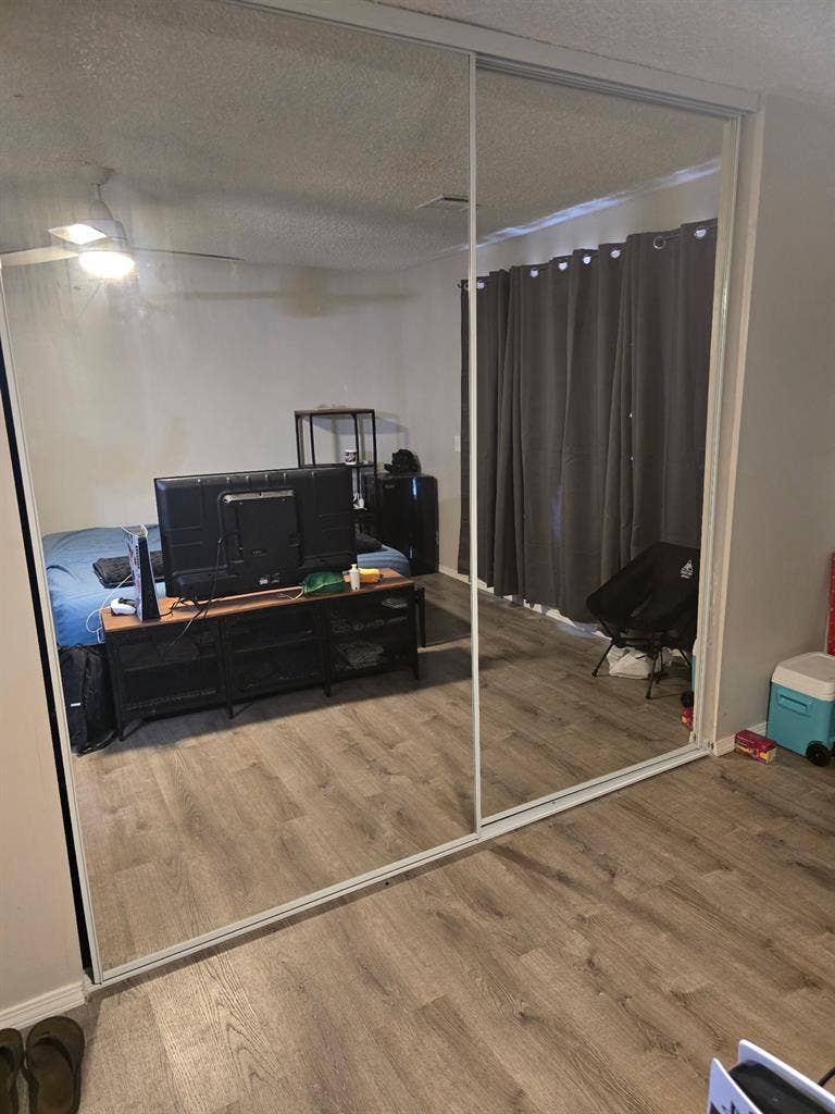 Chula Vista private bath,large rm