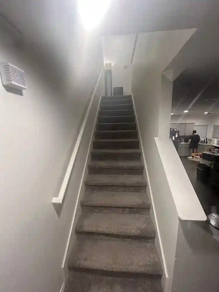 URGENT LEASE TAKEOVER- GUYS ONLY