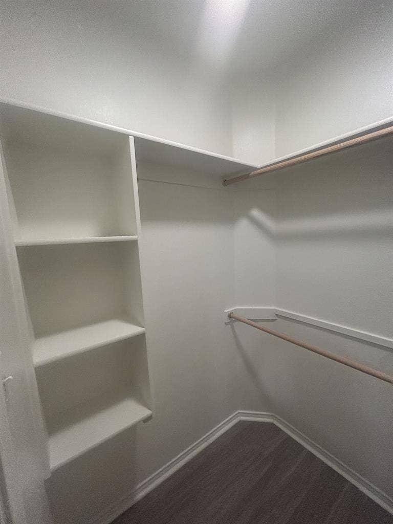 URGENT LEASE TAKEOVER- GUYS ONLY