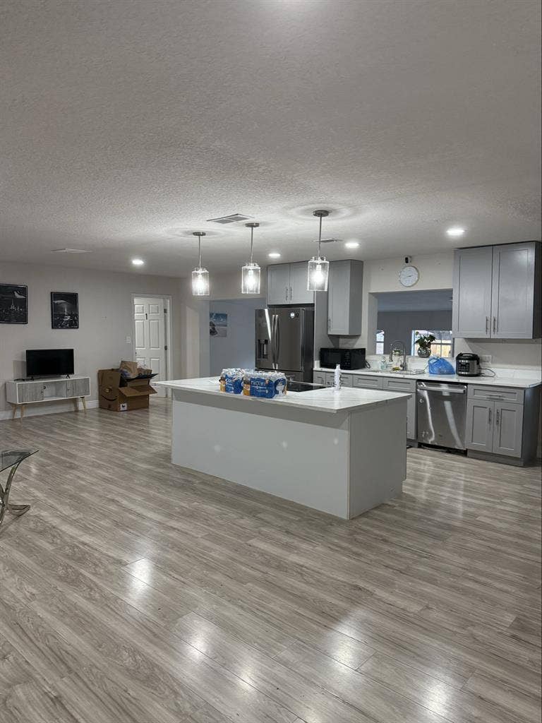 Hermosa Habitación limpia con baño