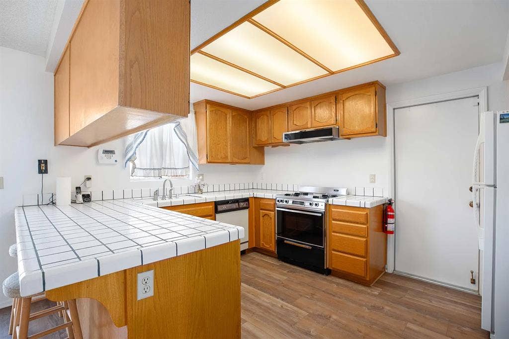 Private room and bathroom $