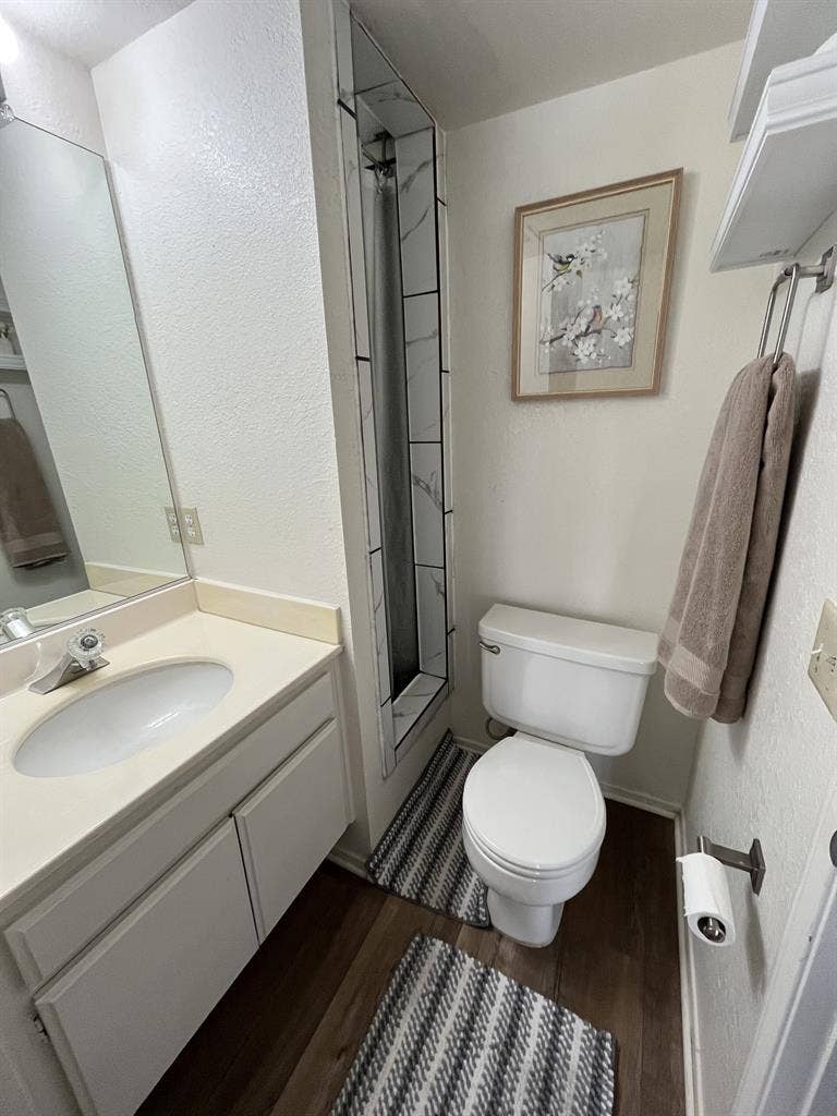 Private room and bathroom $