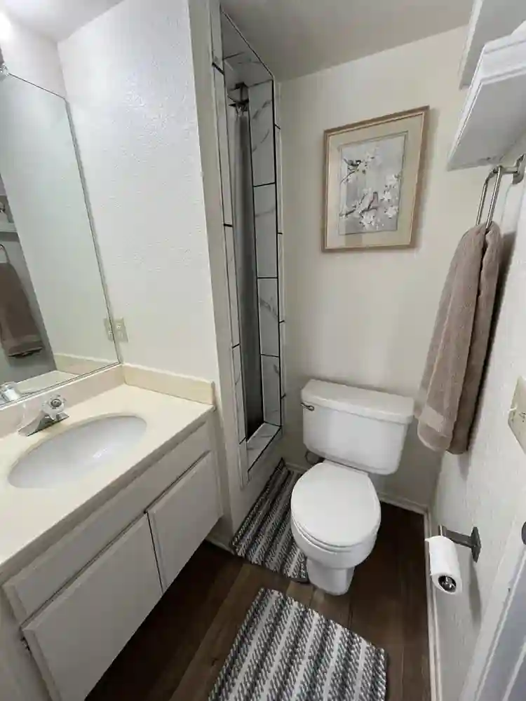 Private room and bathroom $