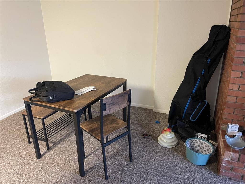 2 bedroom shared kitchen + restroom