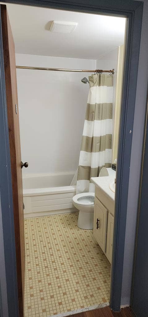 quiet building,  1 parking spot