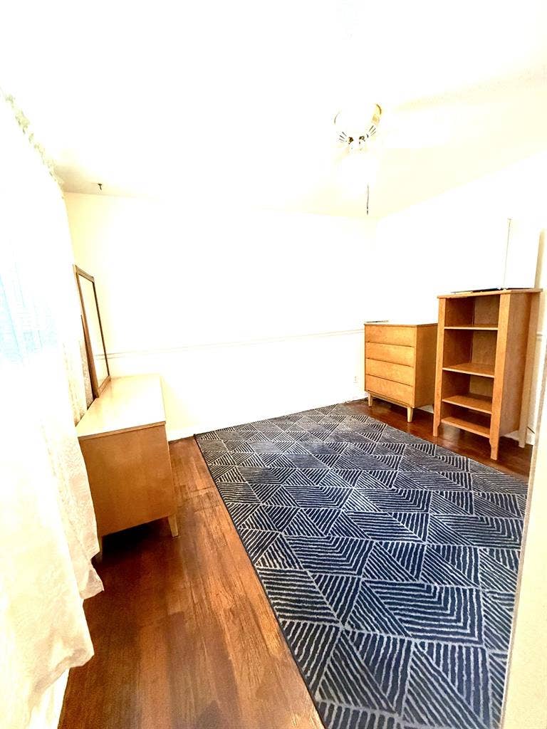 Room for rent, looking for females!