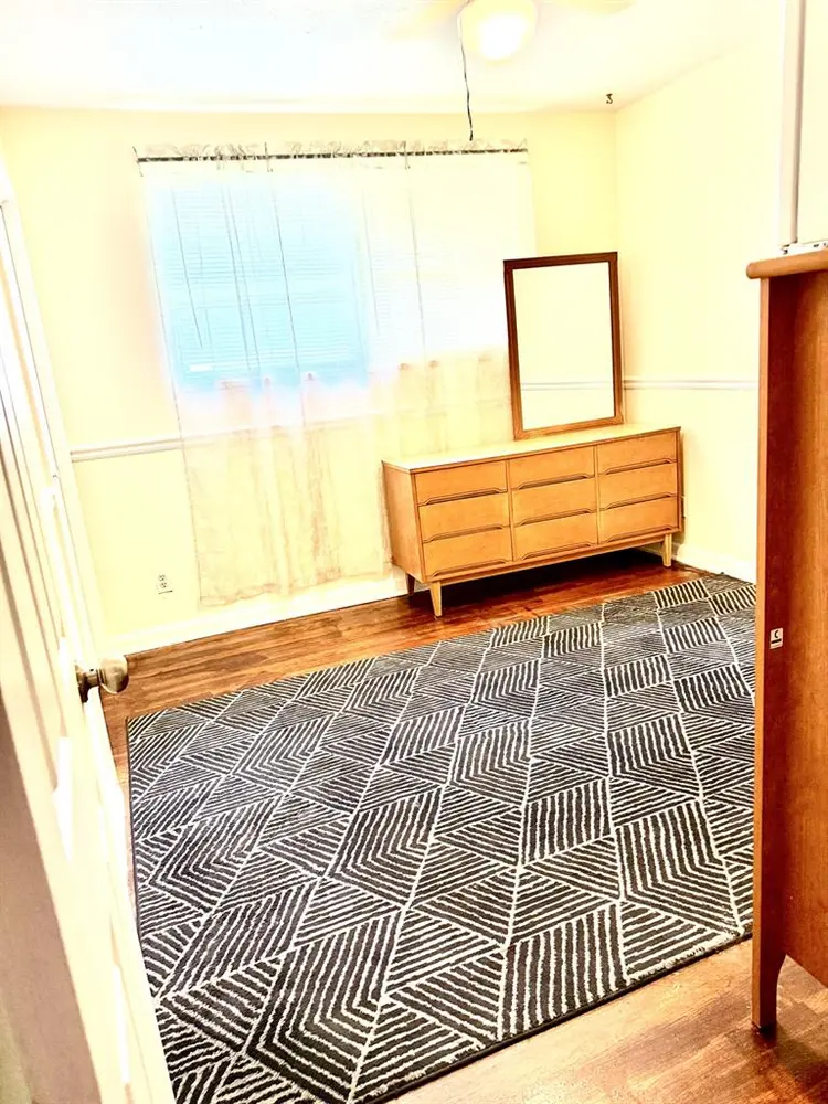 Room for rent, looking for females!