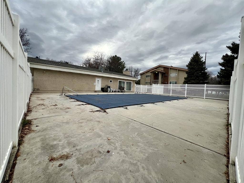 Private Room & Bathroom - Male Only