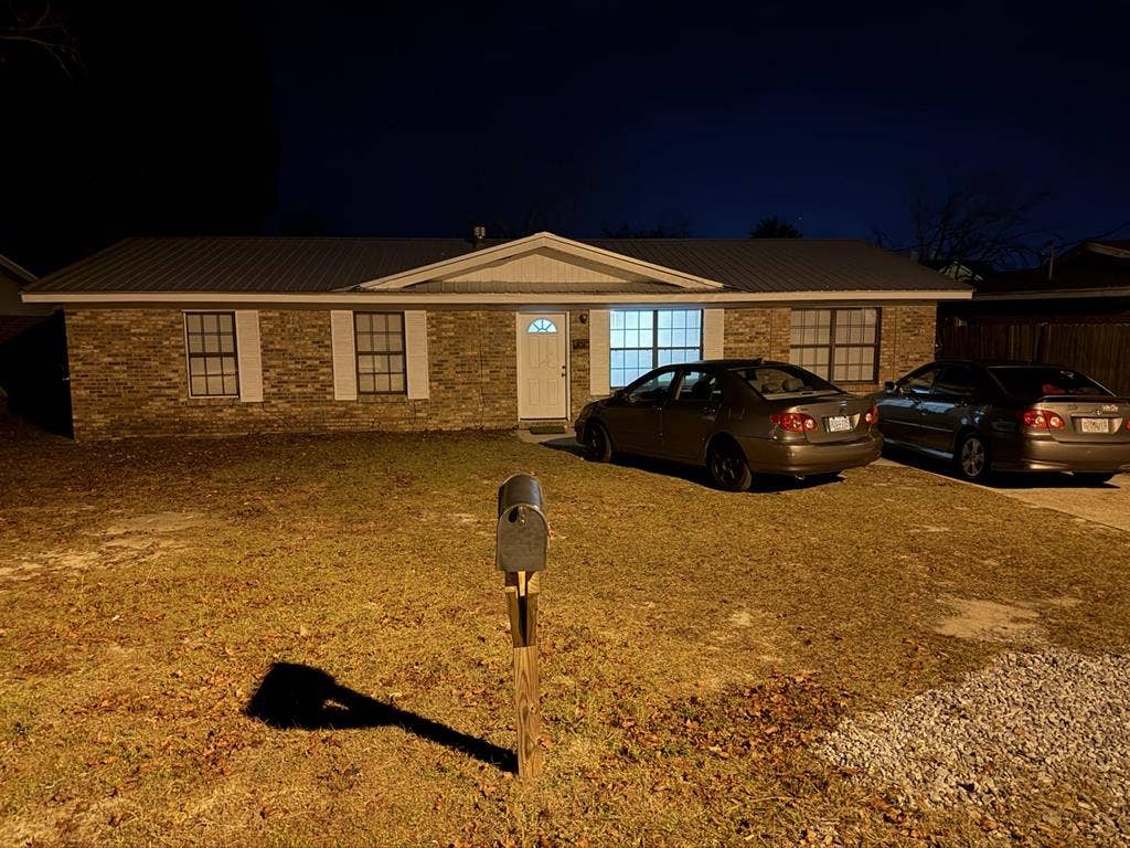 Looking for roommate