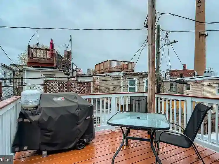 Canton Townhouse Room