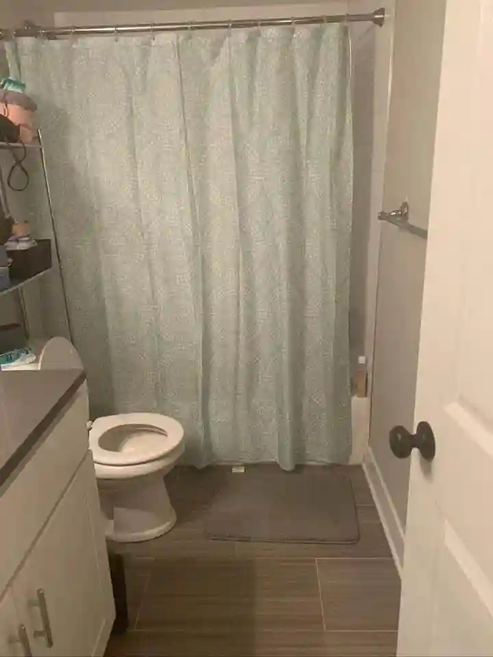 Canton Townhouse Room