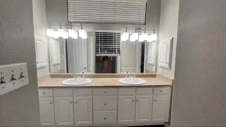 Female shared accommodation for