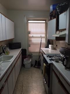 Large, Sunny room Available NOW