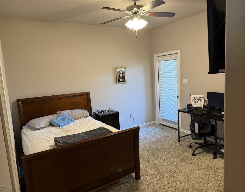 Sublease - $/mo -FREE UTILITIES