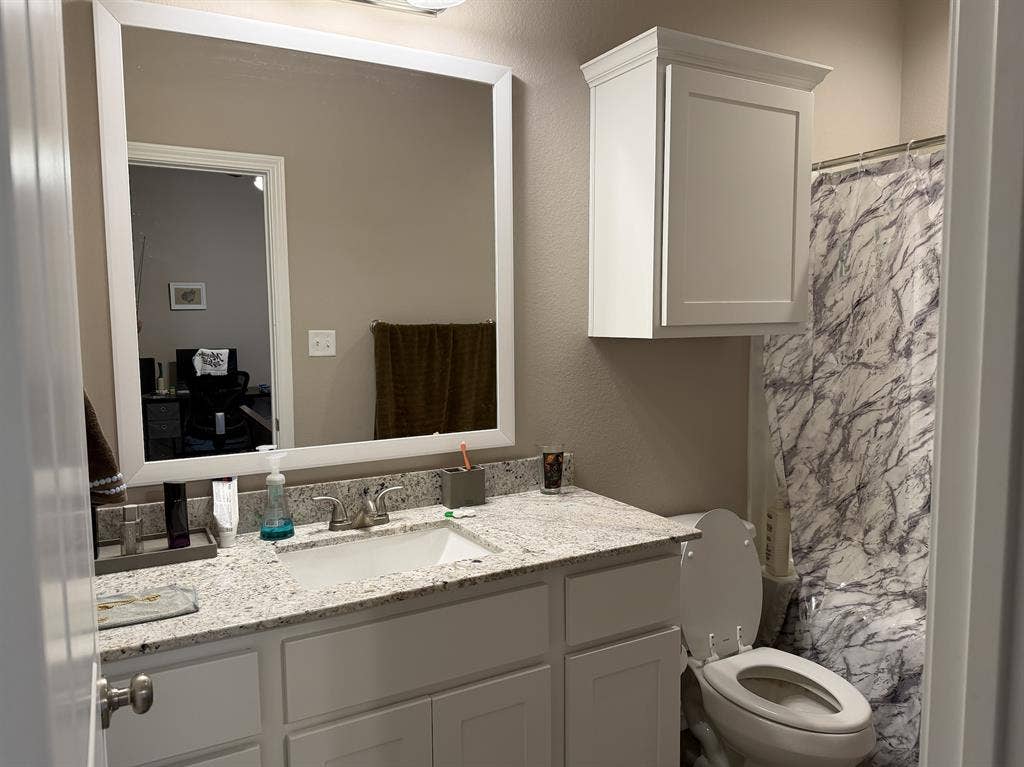 Sublease - $/mo -FREE UTILITIES