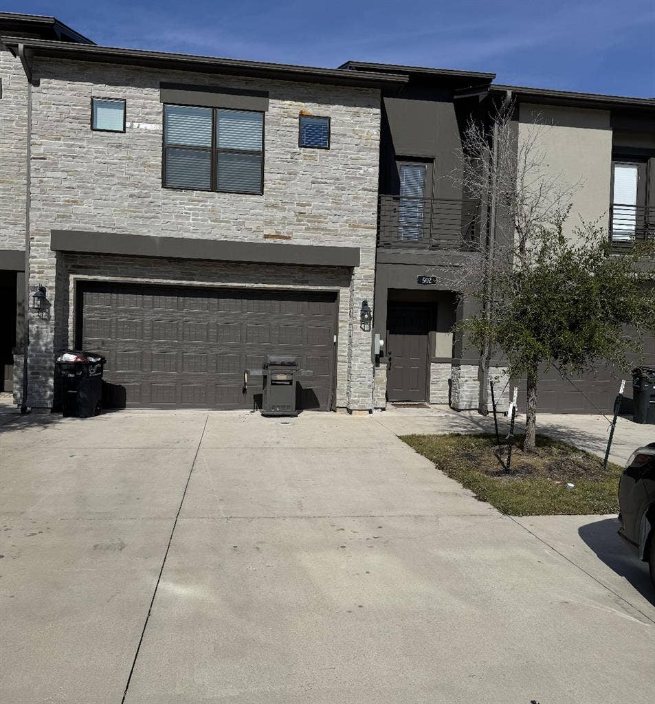 Sublease - $/mo -FREE UTILITIES