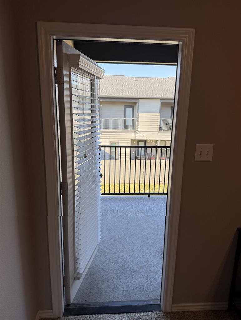 Sublease - $/mo -FREE UTILITIES