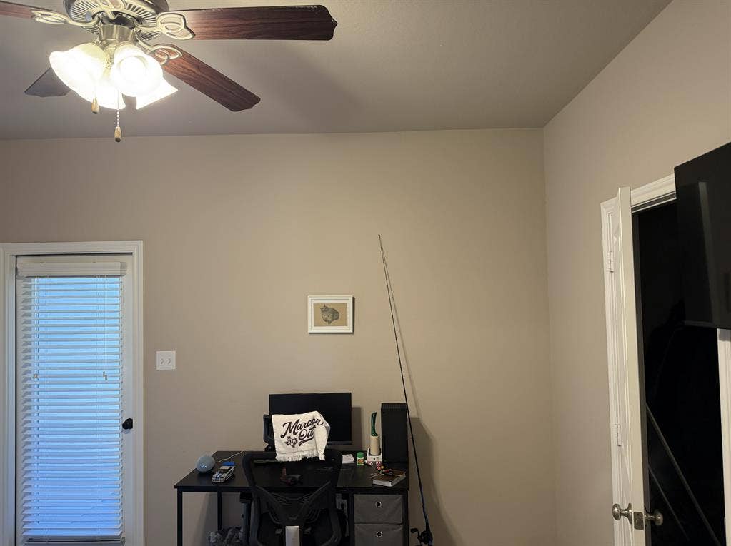 Sublease - $/mo -FREE UTILITIES