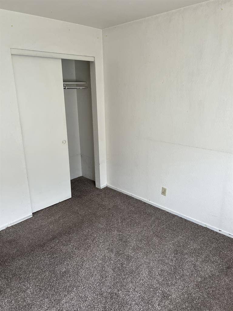 Roommate wanted in Eureka