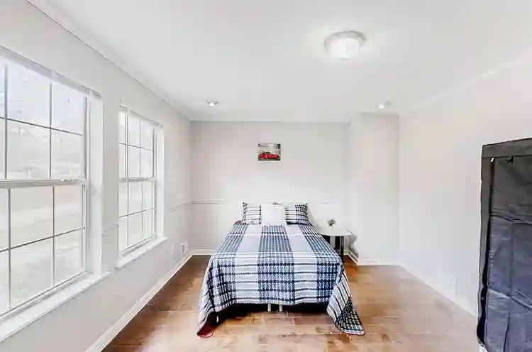 9 BR in Stone Mountain