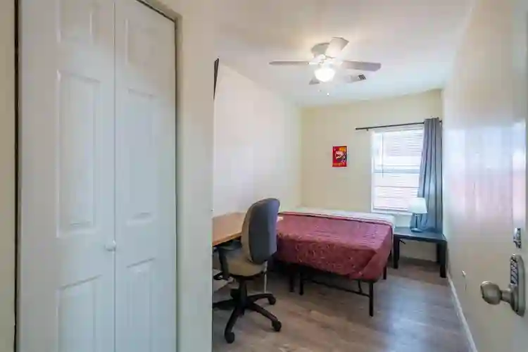 1 BR in Houston