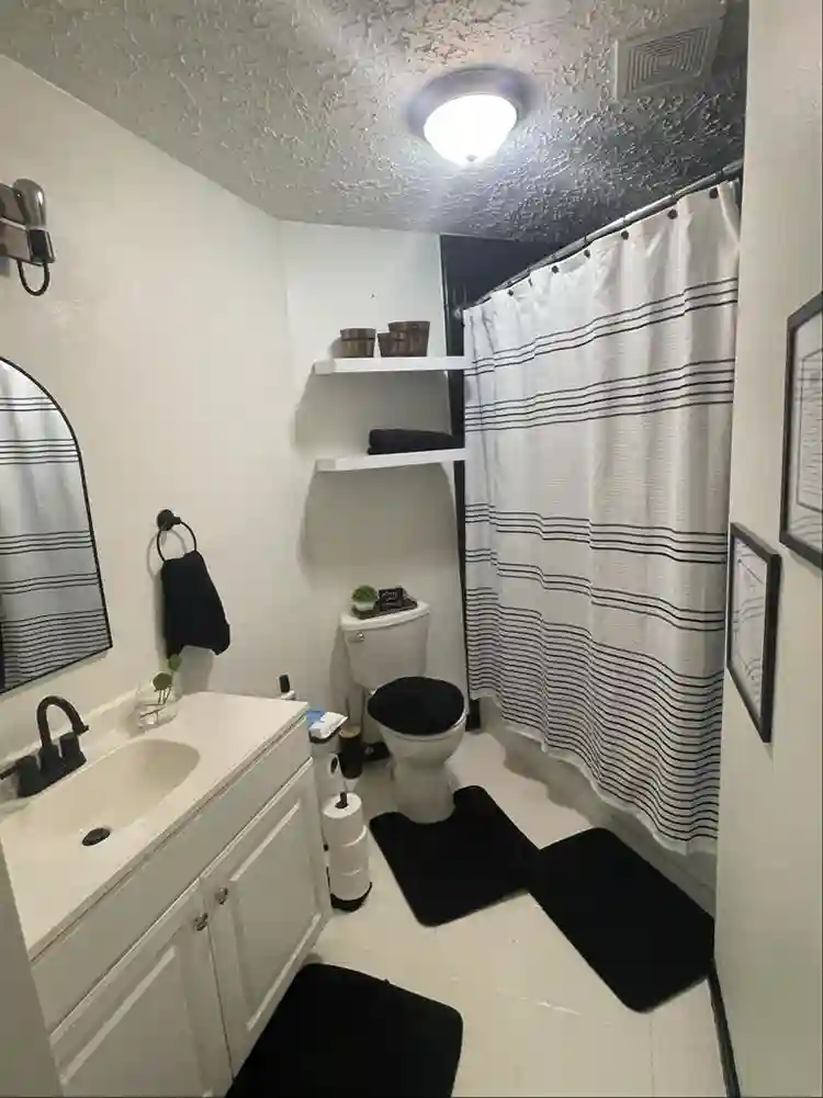 Room & Bathroom for Female Roomate