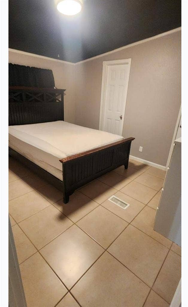 Furnished room in large house