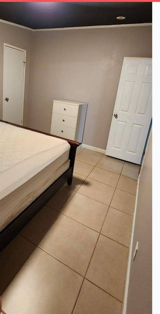 Furnished room in large house