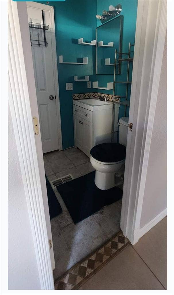 Furnished room in large house