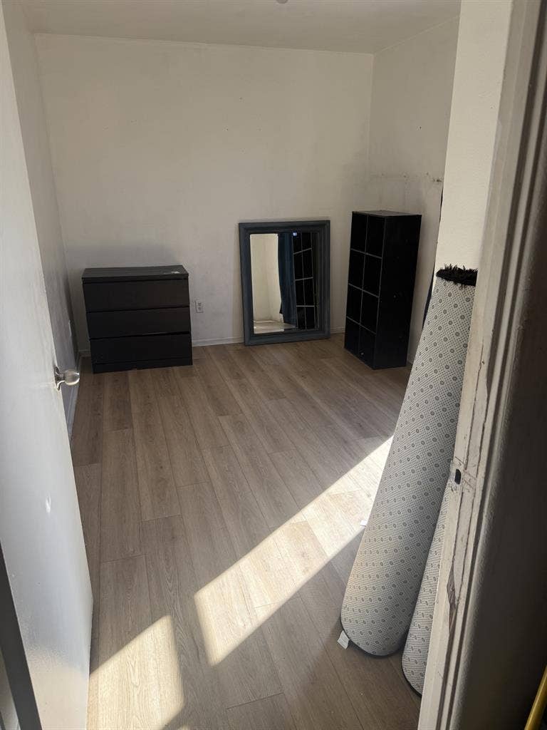 Room for rent in East Hollywood