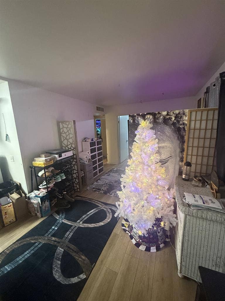 Room for rent in East Hollywood