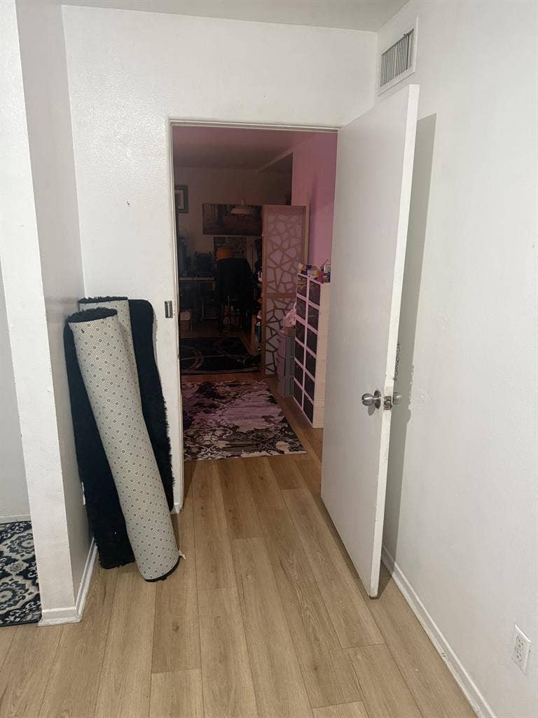 Room for rent in East Hollywood