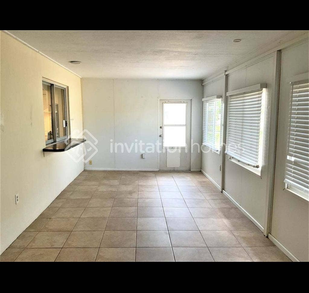 Shared house, own bedroom, own bath