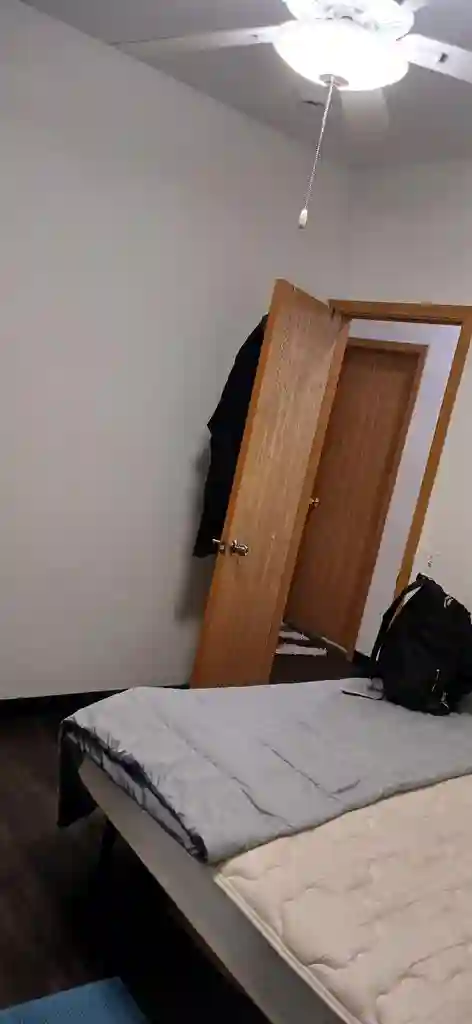 Spring sublease for female