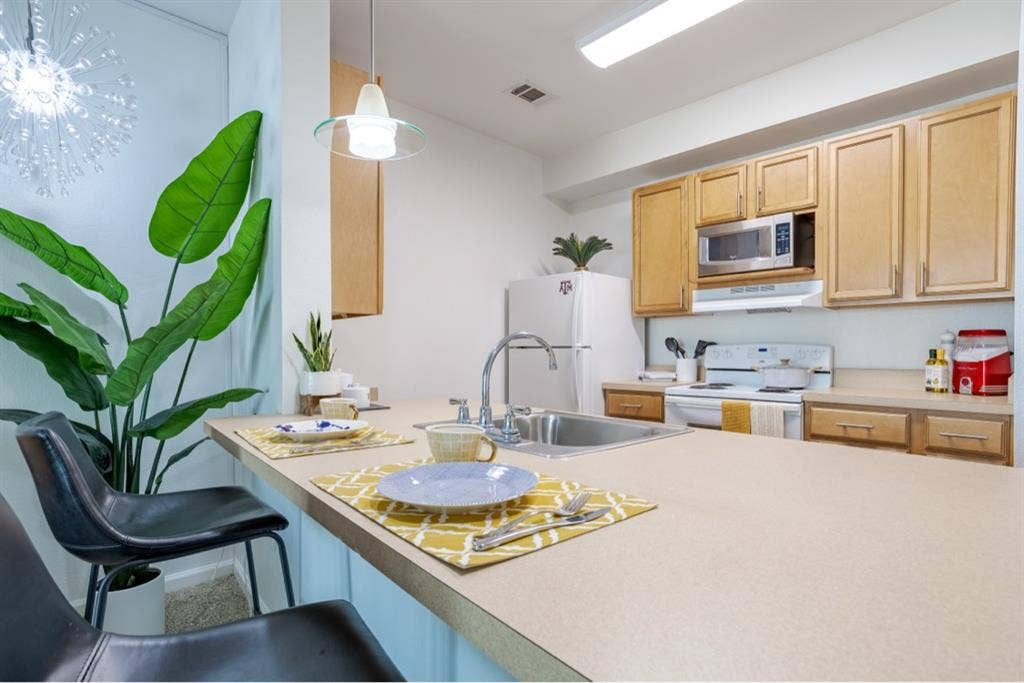 Private Bedroom $/
month: FEMALE