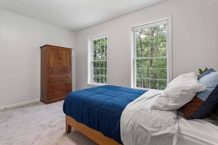 Looking for roommates