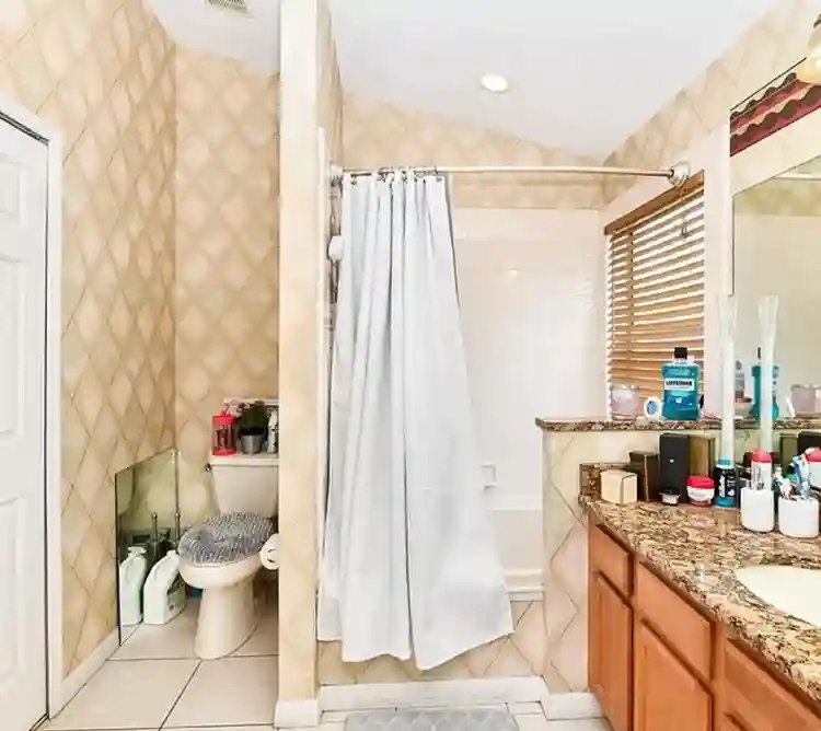 5 bedroom house with pool