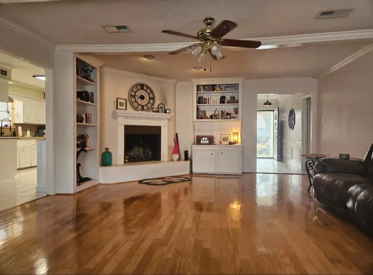 Single Family Home in Kleinwood