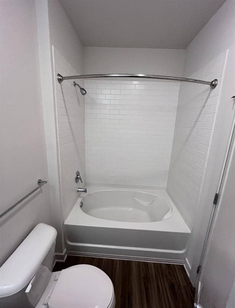 NASHVILLE SUBLEASE AVAILABLE!