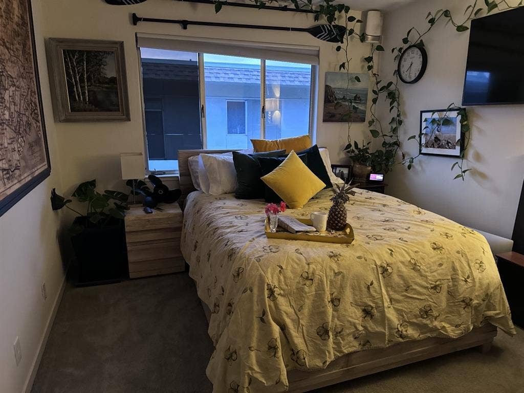 Private bedroom en suite full 
bath