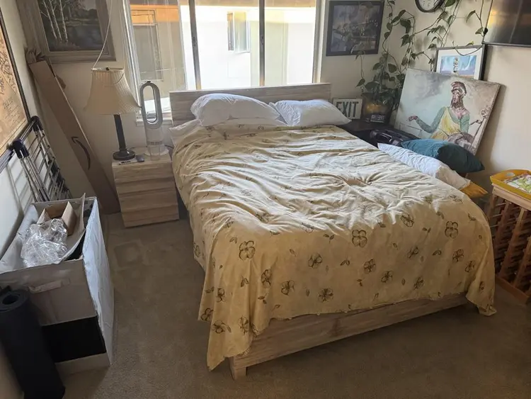 Private bedroom en suite full
bath