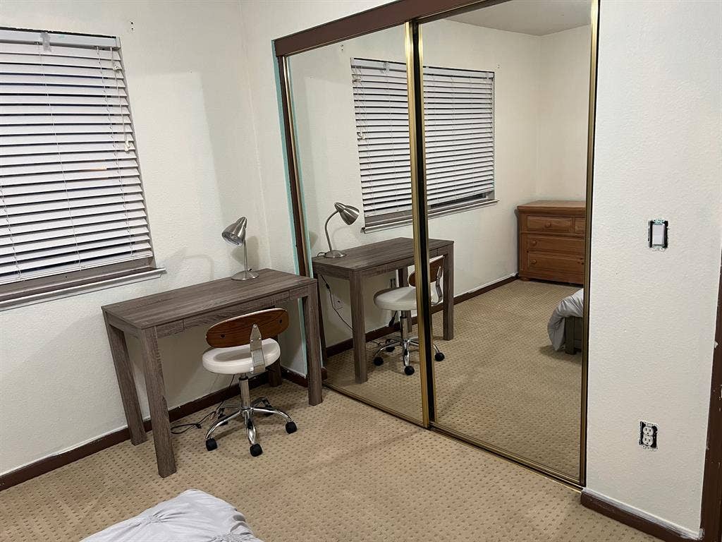 Room for rent - utilities included